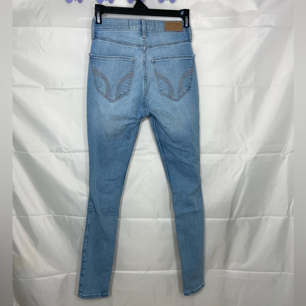 EUC Hollister women’s light wash curvy high-rise super skinny ripped denim jeans - Picture 6 of 8